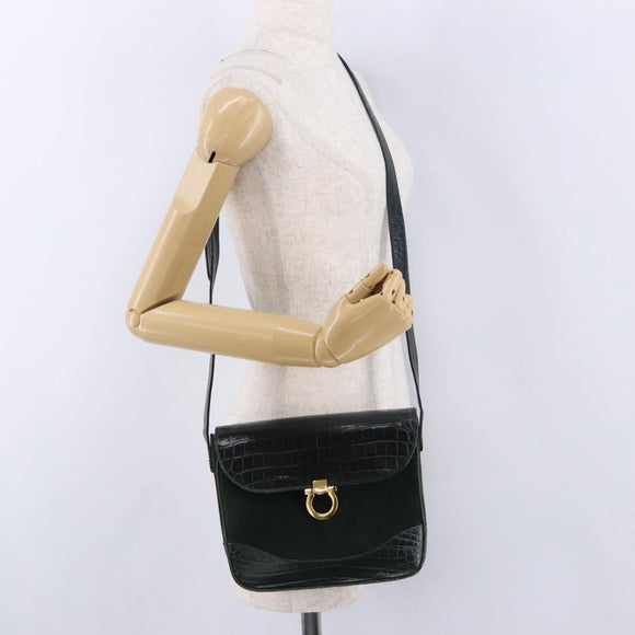 Salvatore Ferragamo Gancini Bag Leather embossed Green Gold Auth ka5598A