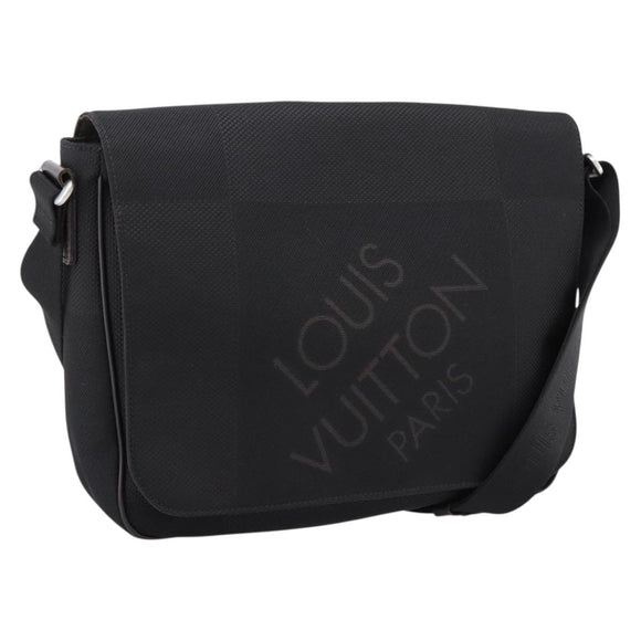 LOUIS VUITTON Damier Geant Petit Message Shoulder Bag Black M93618 Auth ka6081