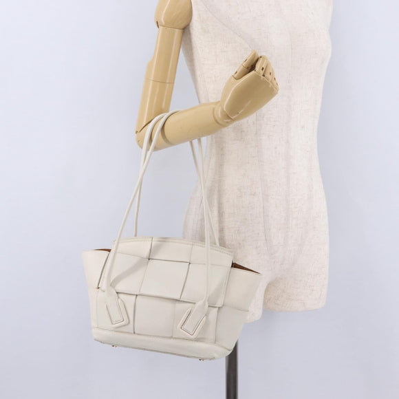 Bottega Veneta MAXI INTRECCIATO Arco Mini Hand Bag Leather White Auth ka7101A