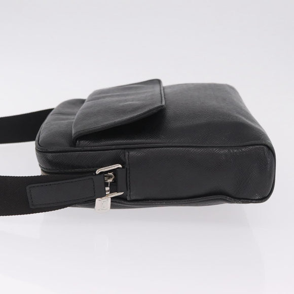 LOUIS VUITTON Taiga Alex Messenger Bag Black Noir M30260 LV Auth ka7133A