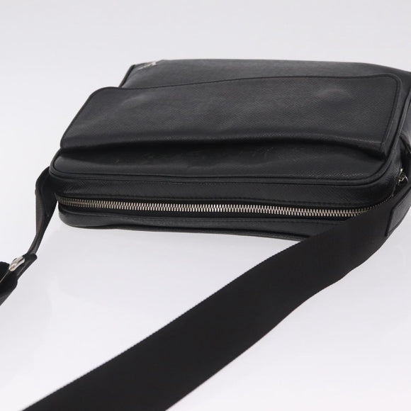 LOUIS VUITTON Taiga Alex Messenger Bag Black Noir M30260 LV Auth ka7133A