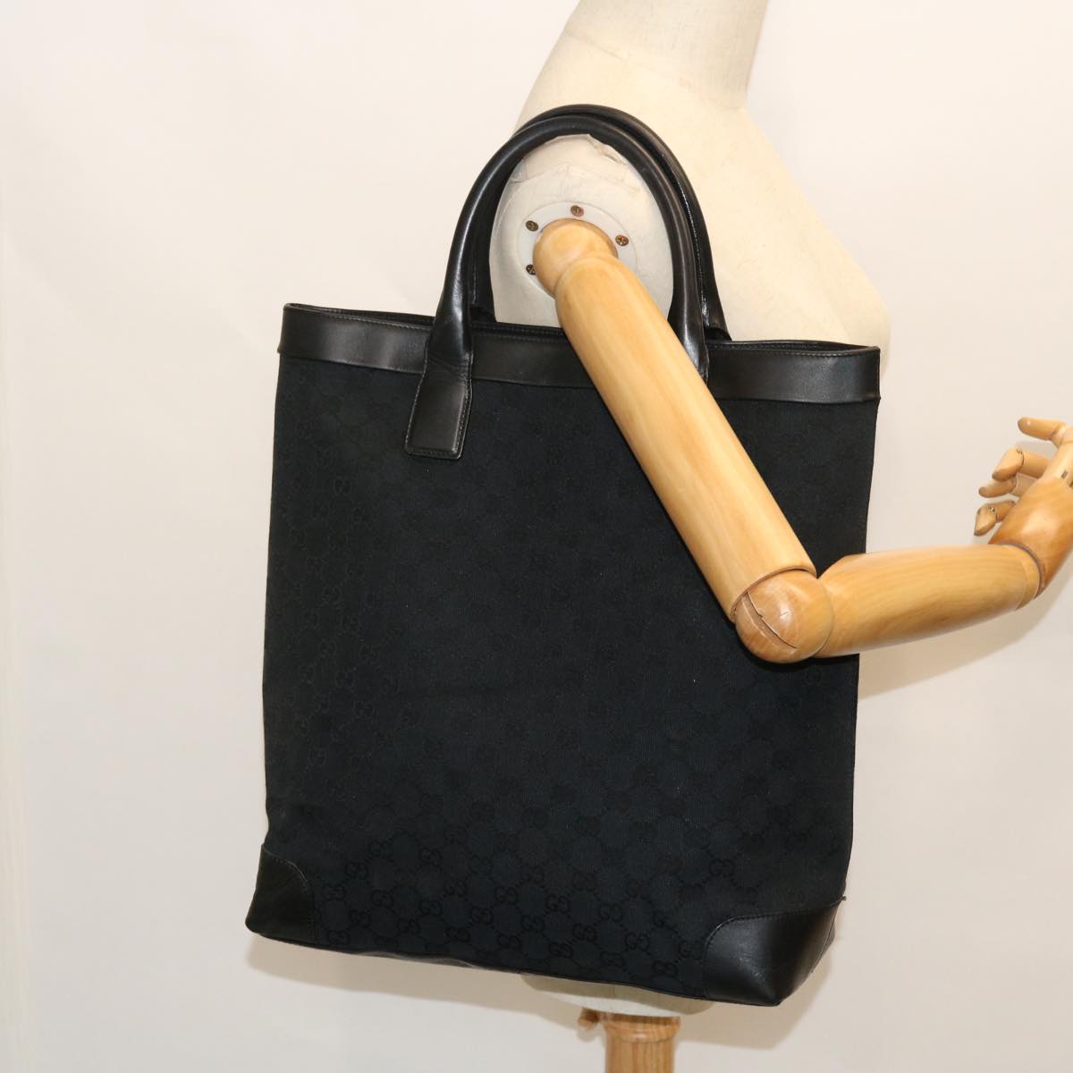 GUCCI GG Canvas Hand Bag Black Auth ki3326