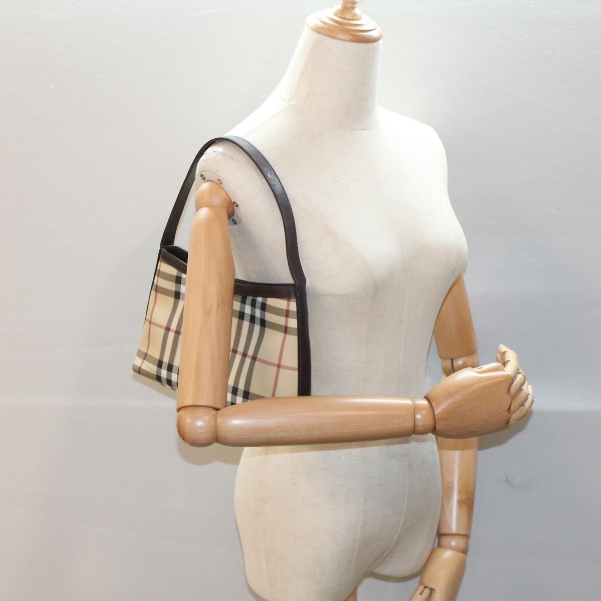 BURBERRY Nova Check Shoulder Bag PVC Leather Beige Auth ki3342