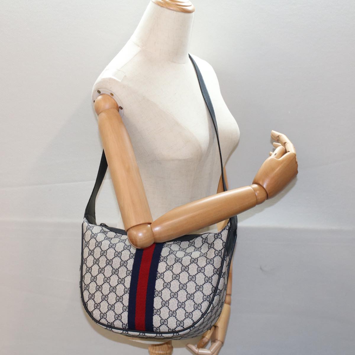 GUCCI GG Canvas Sherry Line Shoulder Bag PVC Leather Gray Navy Red Auth ki3382