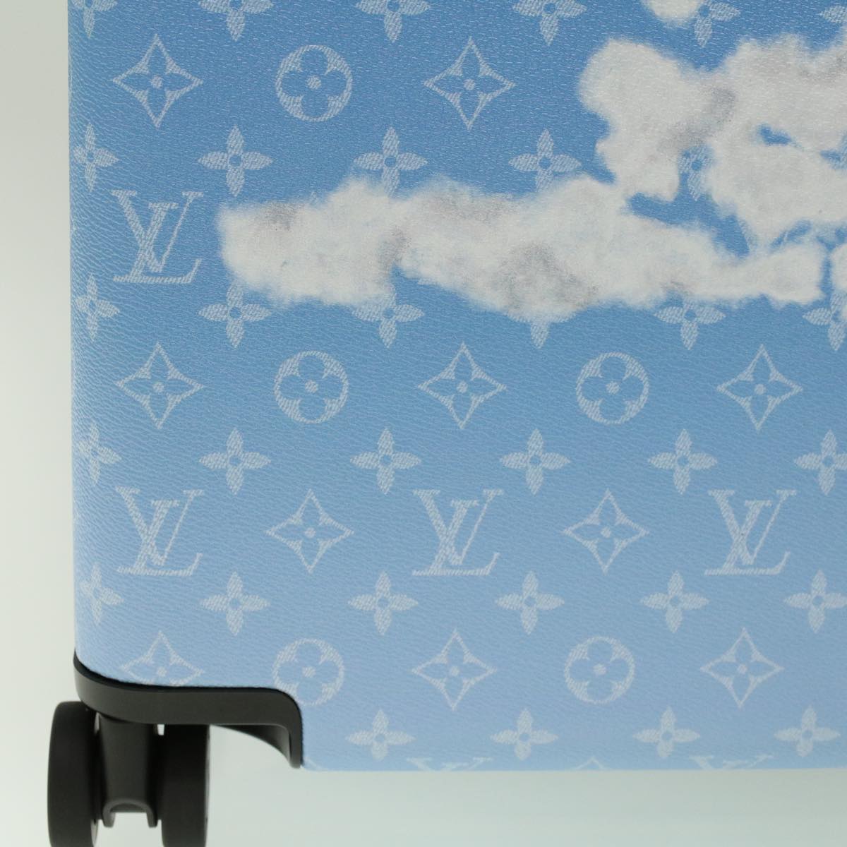 LOUIS VUITTON Monogram Clouds Horizon 55 Suitcase Blue M20411 LV Auth ki3461A