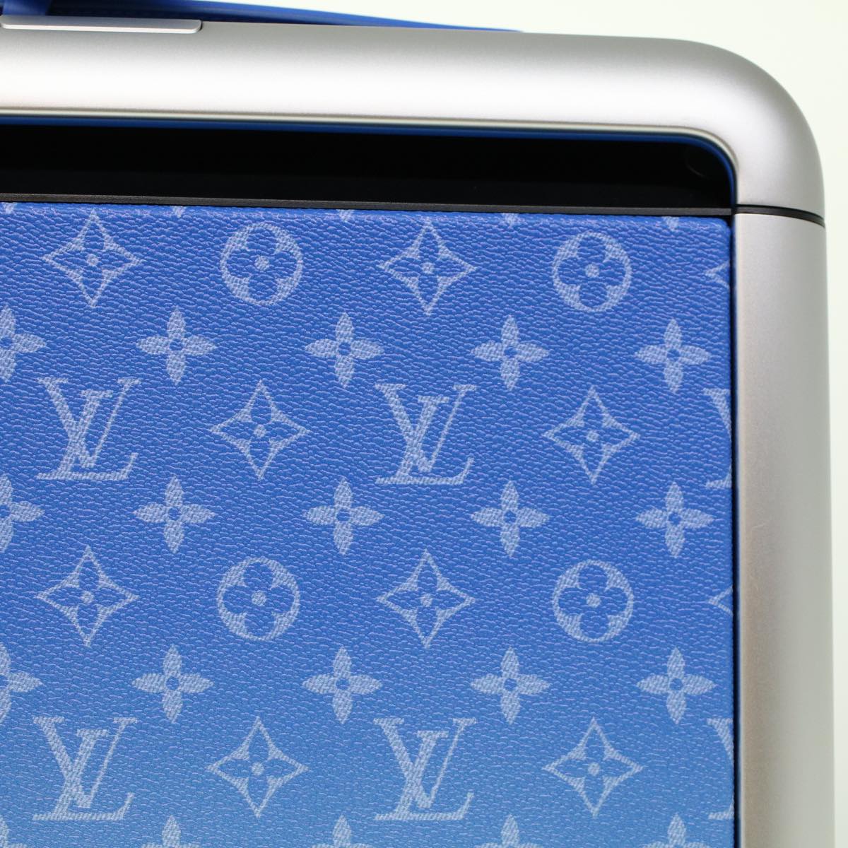 LOUIS VUITTON Monogram Clouds Horizon 55 Suitcase Blue M20411 LV Auth ki3461A