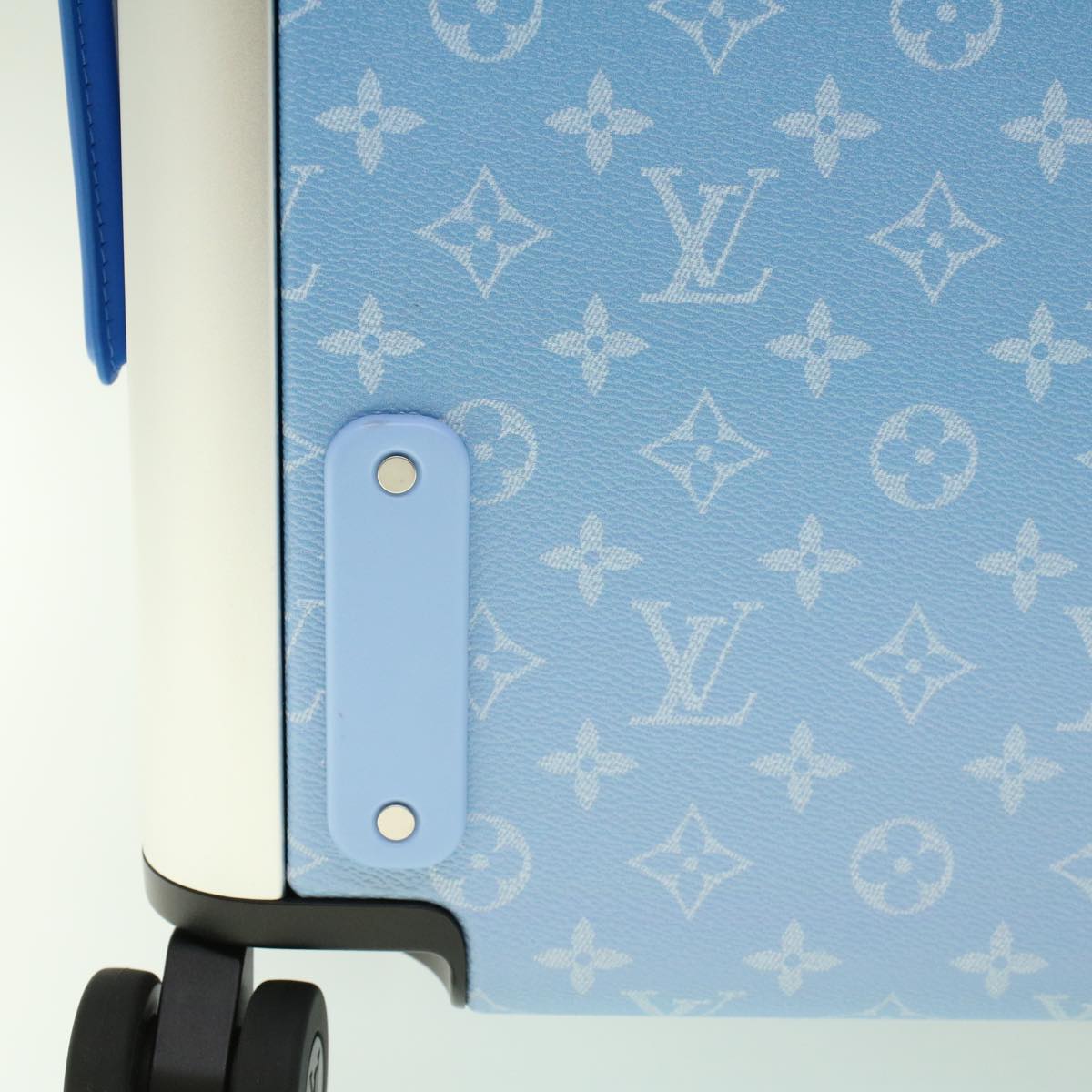 LOUIS VUITTON Monogram Clouds Horizon 55 Suitcase Blue M20411 LV Auth ki3461A