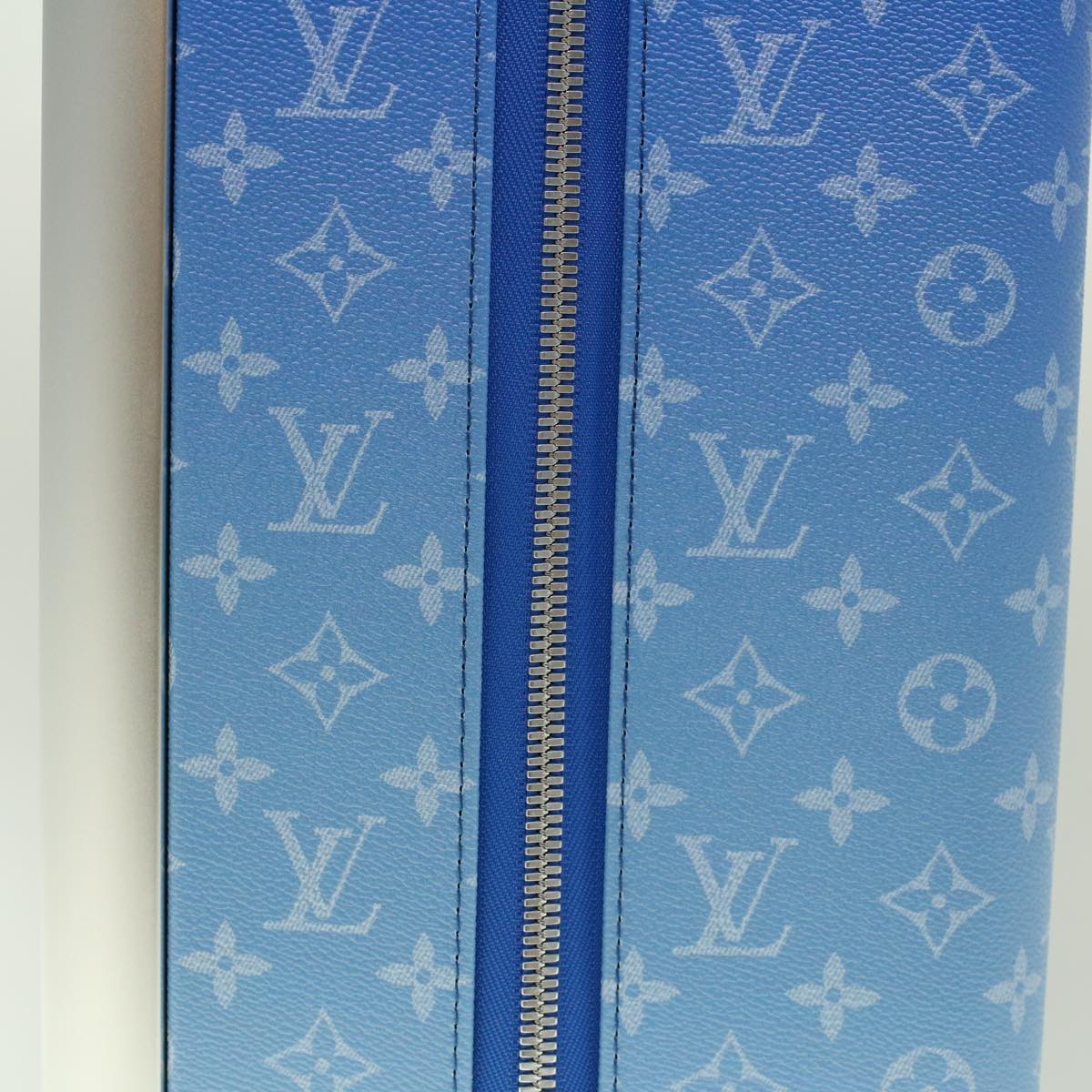 LOUIS VUITTON Monogram Clouds Horizon 55 Suitcase Blue M20411 LV Auth ki3461A