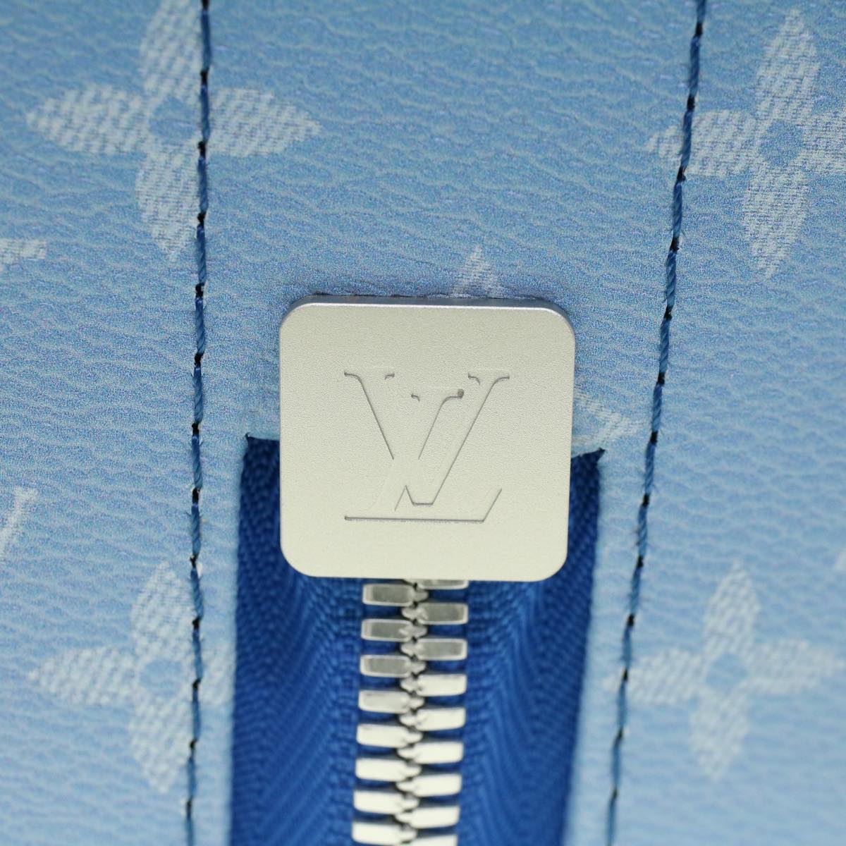 LOUIS VUITTON Monogram Clouds Horizon 55 Suitcase Blue M20411 LV Auth ki3461A