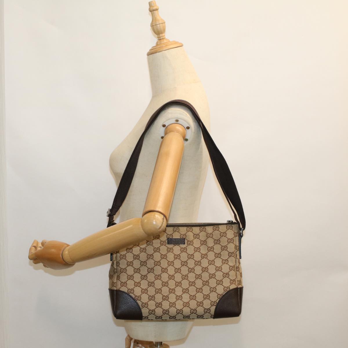 GUCCI GG Canvas Shoulder Bag Beige 114273 Auth ki3683