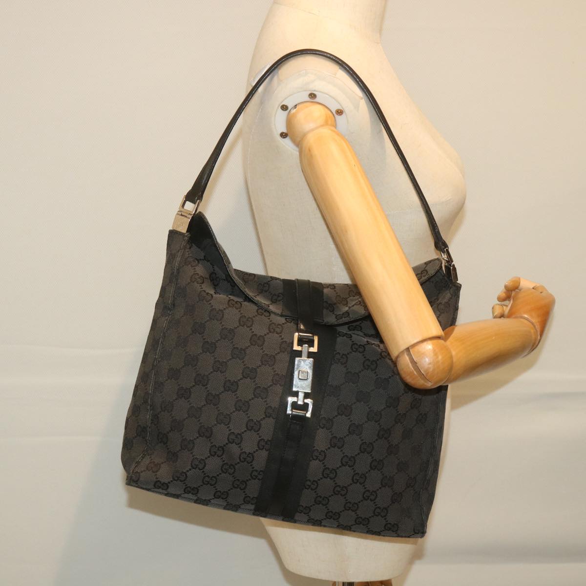 GUCCI GG Canvas jackie c Shoulder Bag Black 001.3355 Auth ki3690