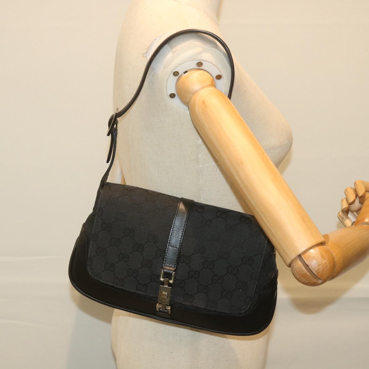 GUCCI GG Canvas Jackie Shoulder Bag Black 001 3824 002058 Auth ki3727