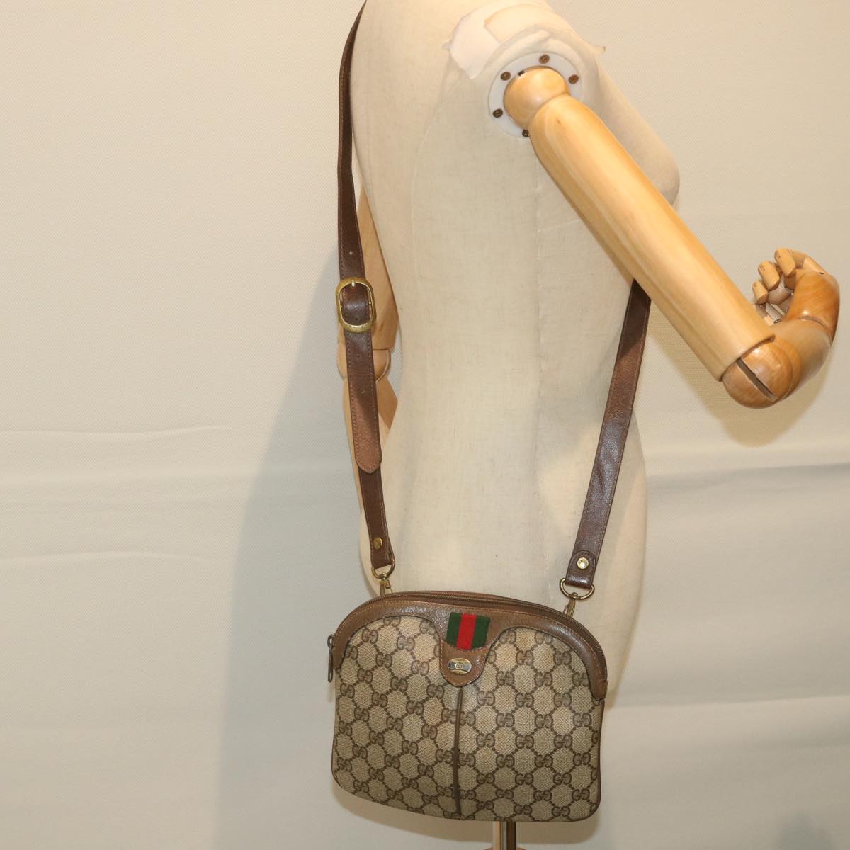 GUCCI GG Supreme Web Sherry Line Shoulder Bag Beige Red 904 02 047 Auth ki3794