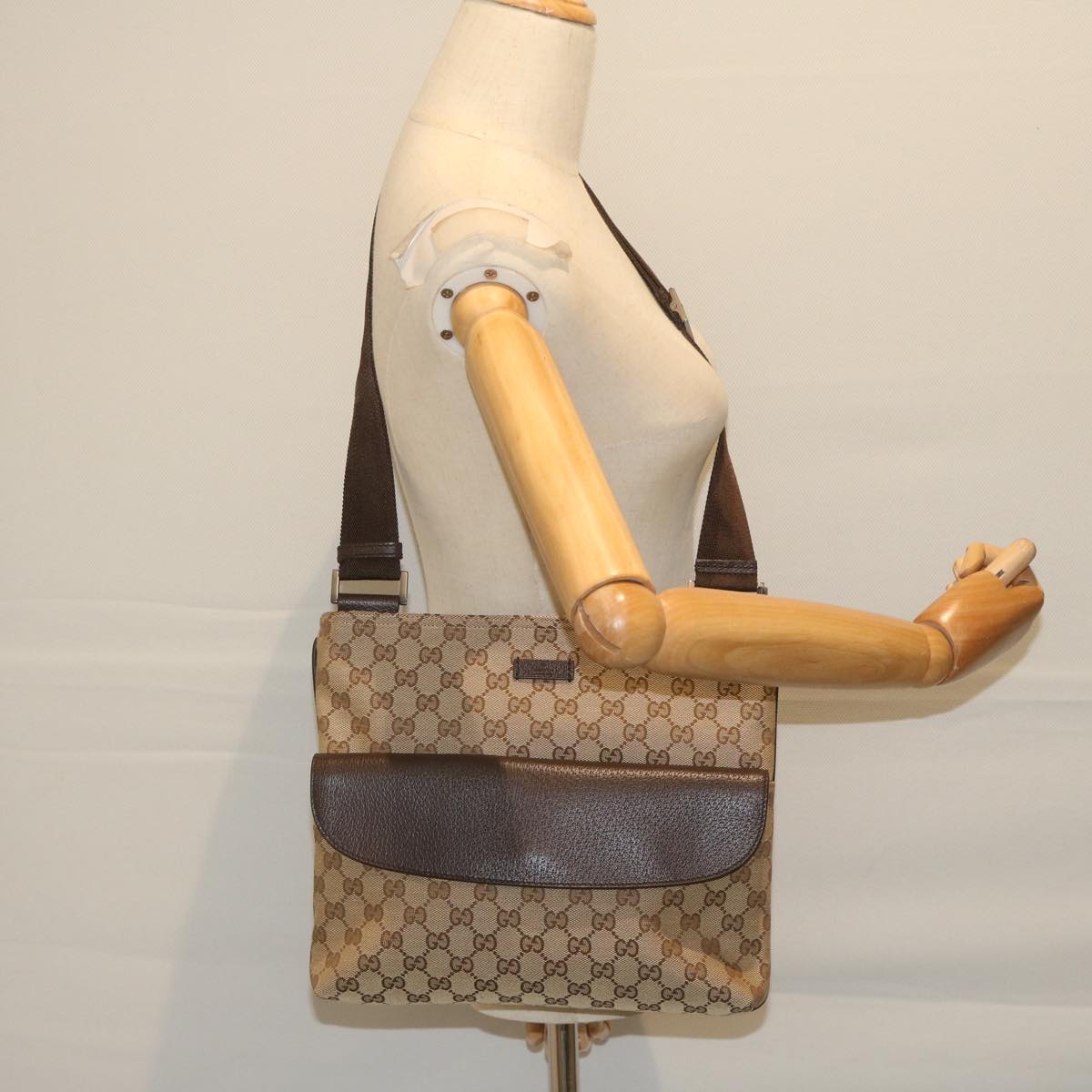 GUCCI GG Canvas Shoulder Bag Beige 256100 Auth ki3818