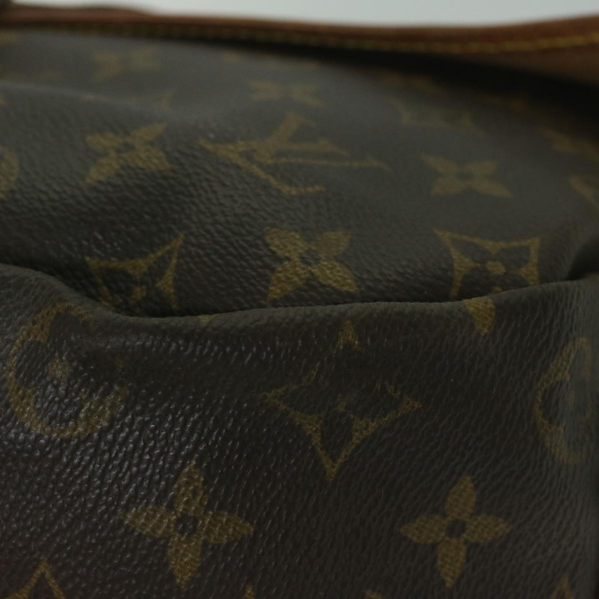 LOUIS VUITTON Monogram Saumur 35 Shoulder Bag M42254 LV Auth ki3888