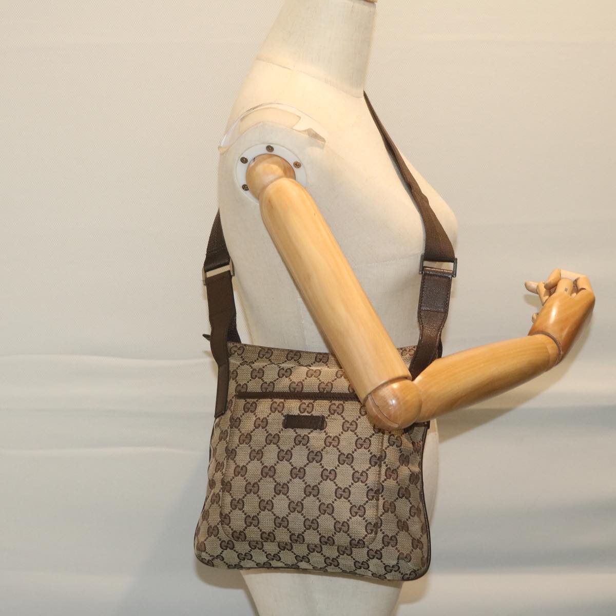 GUCCI GG Canvas Shoulder Bag Beige 122793 Auth ki3975