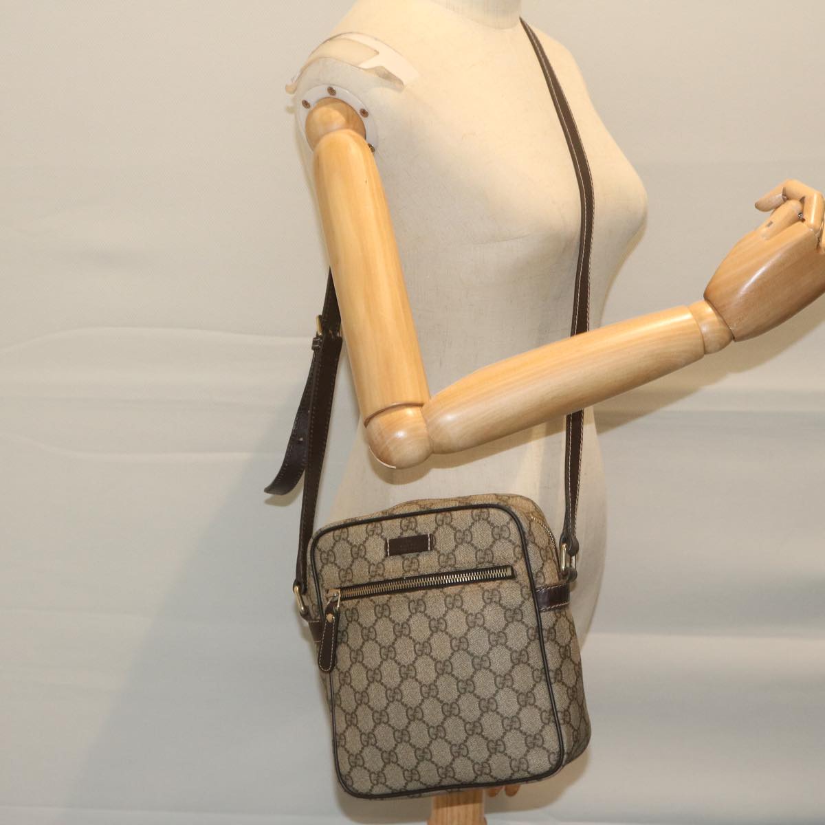 GUCCI GG Supreme Shoulder Bag PVC Leather Beige 233268 Auth ki3994