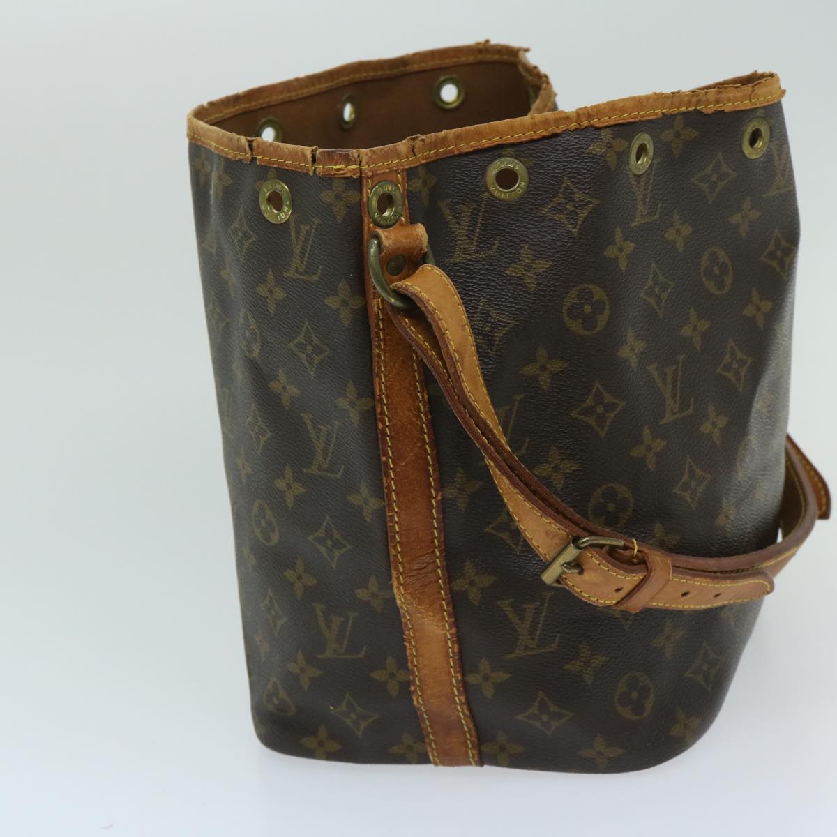 LOUIS VUITTON Monogram Petit Noe Shoulder Bag M42226 LV Auth ki4143