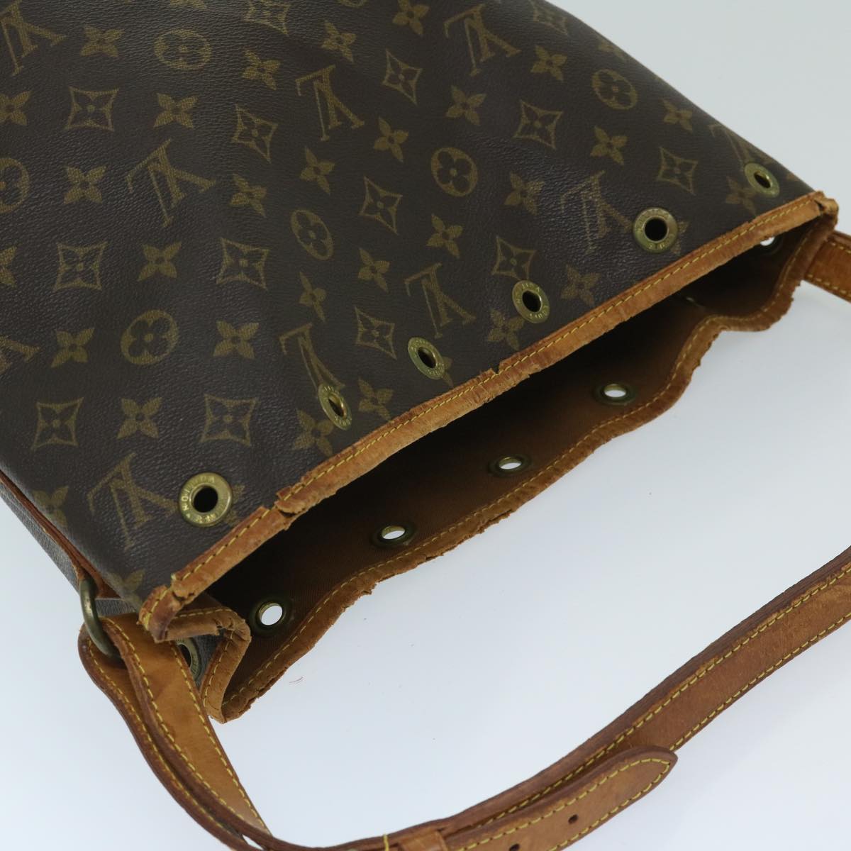 LOUIS VUITTON Monogram Petit Noe Shoulder Bag M42226 LV Auth ki4143