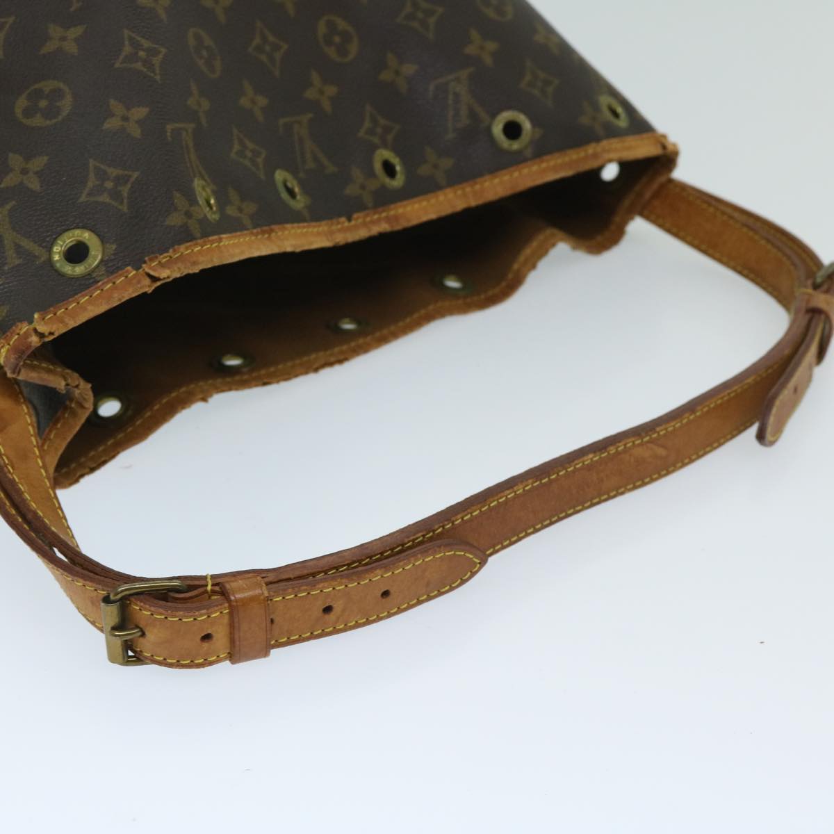 LOUIS VUITTON Monogram Petit Noe Shoulder Bag M42226 LV Auth ki4143