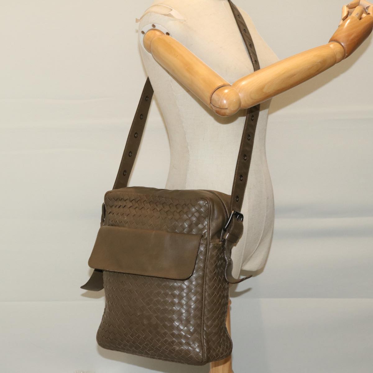 BOTTEGA VENETA INTRECCIATO Shoulder Bag Leather Brown Auth ki4236