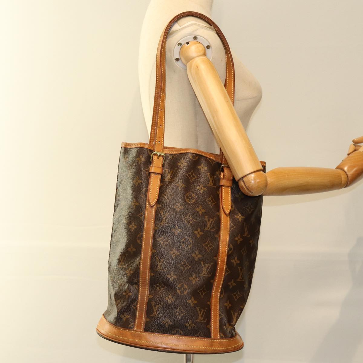 LOUIS VUITTON Monogram Bucket GM Shoulder Bag M42236 LV Auth ki4454