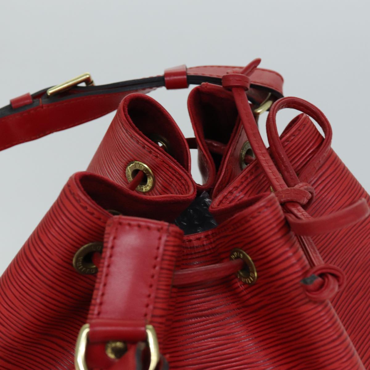 LOUIS VUITTON Epi Noe Shoulder Bag Red M44007 LV Auth ki4494