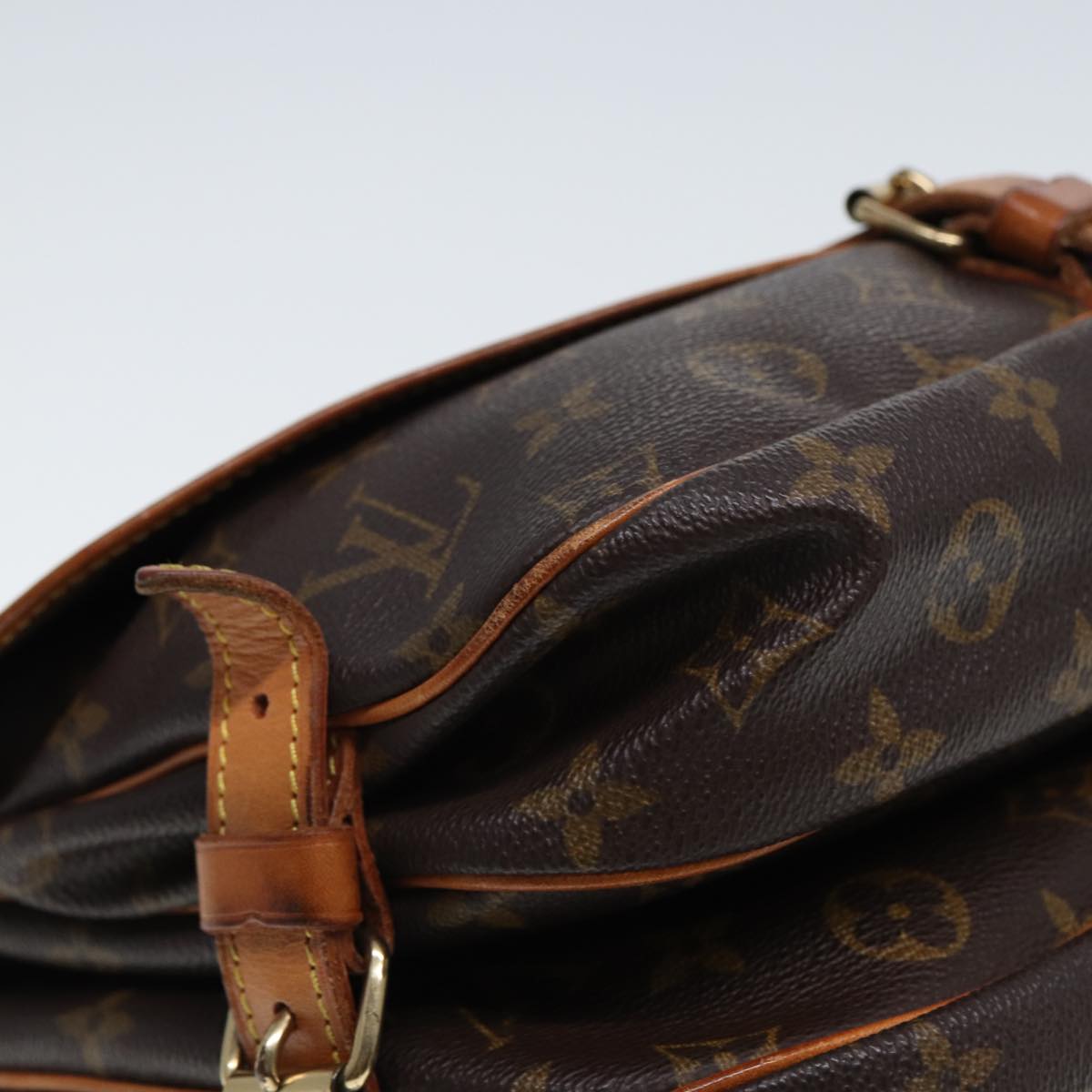 LOUIS VUITTON Monogram Saumur 30 Shoulder Bag M42256 LV Auth ki4607