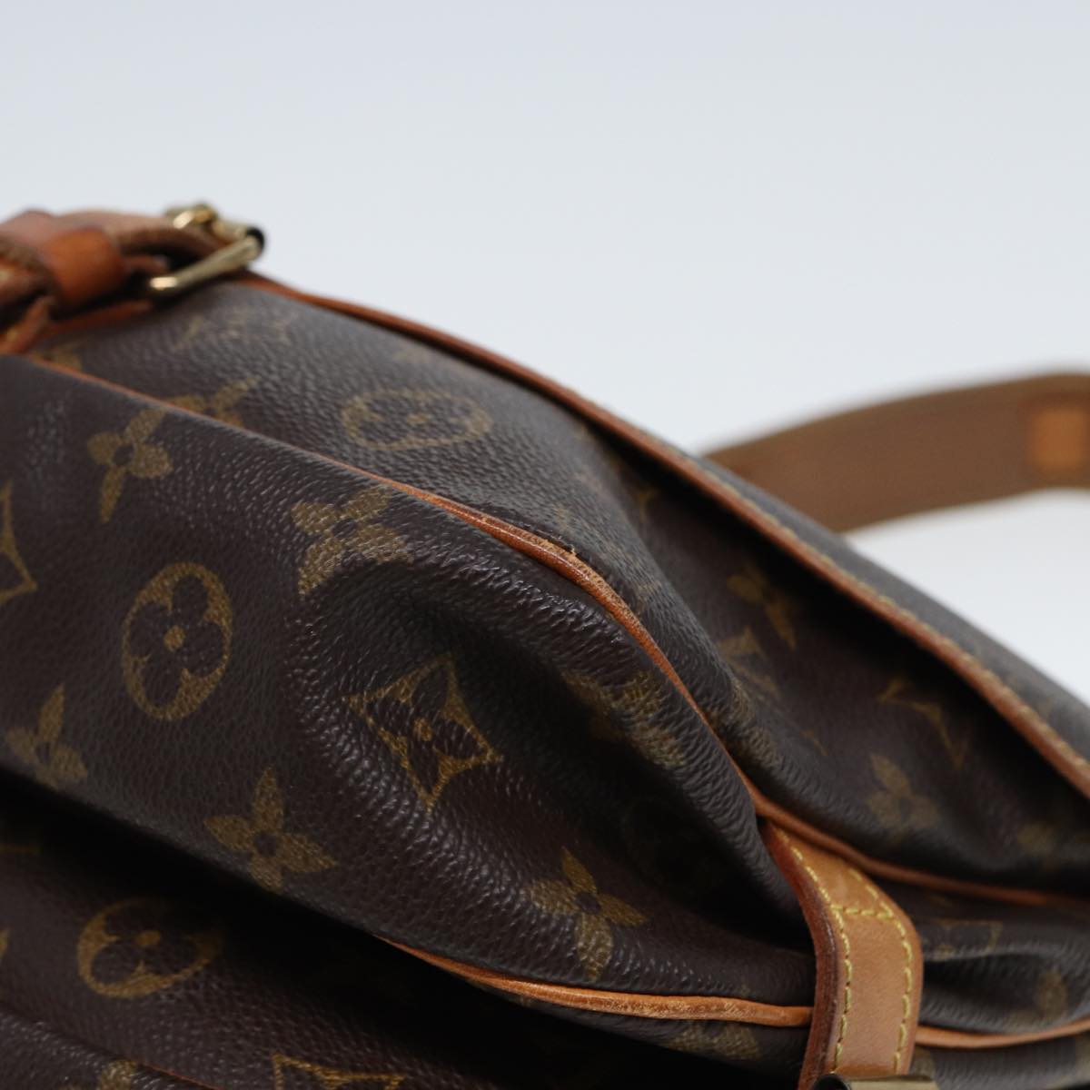 LOUIS VUITTON Monogram Saumur 30 Shoulder Bag M42256 LV Auth ki4607