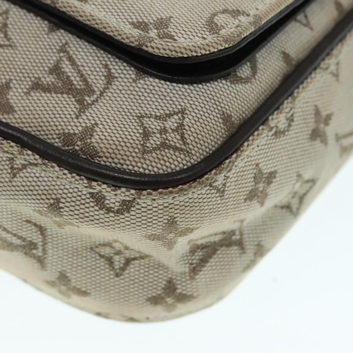 LOUIS VUITTON Monogram Mini Juliet MM Shoulder Bag Khaki M92218 LV Auth ki4968