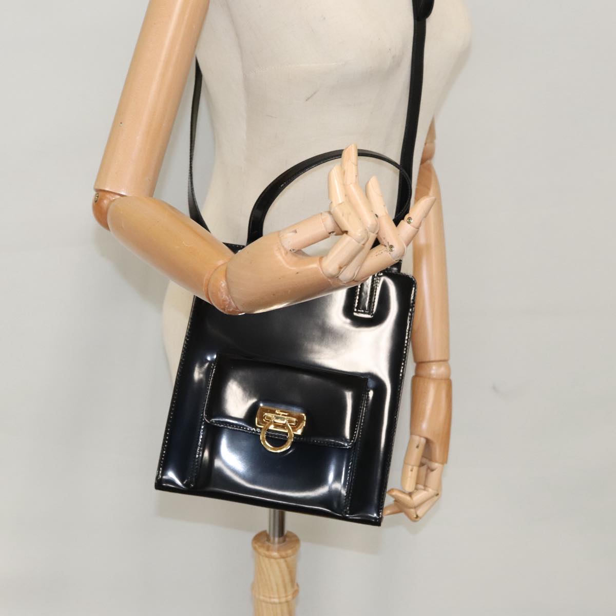 Salvatore Ferragamo Gancini Shoulder Bag Patent 2way Black Gold Auth ki5031