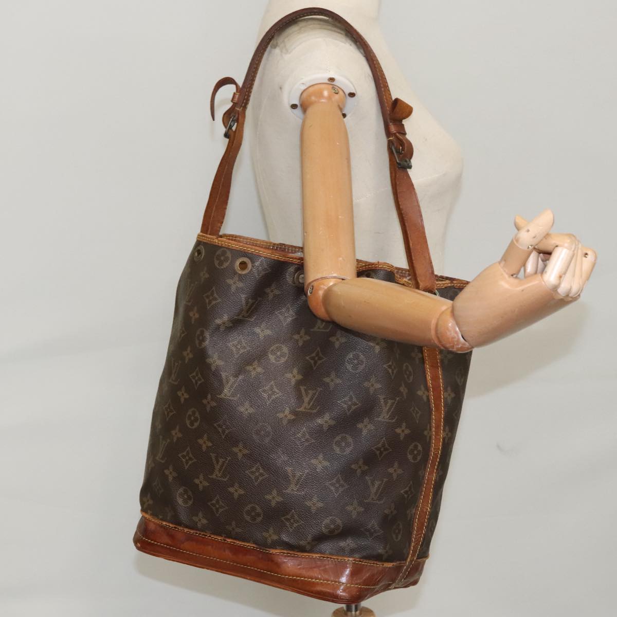 LOUIS VUITTON Monogram Noe Shoulder Bag M42224 LV Auth ki5147