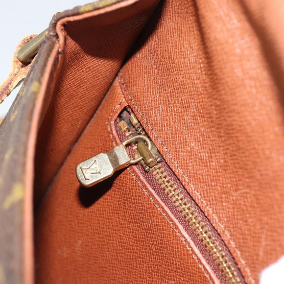LOUIS VUITTON Monogram Saint Cloud MM Shoulder Bag M51243 LV Auth ki6686