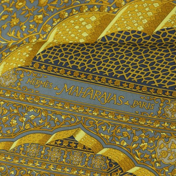 HERMES Carre 90 Scarf Silk ""MAHARAJAS"" Blue Gold Auth ki6741M