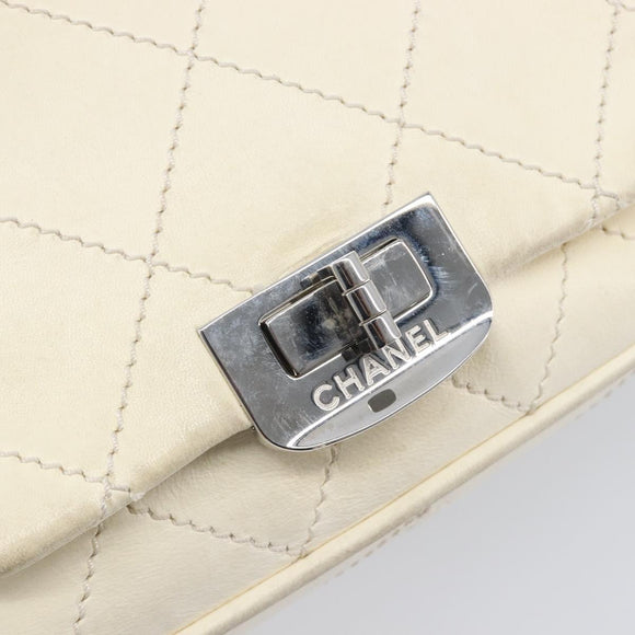 CHANEL Chain Shoulder Bag Leather Beige Silver CC Auth ki6841A