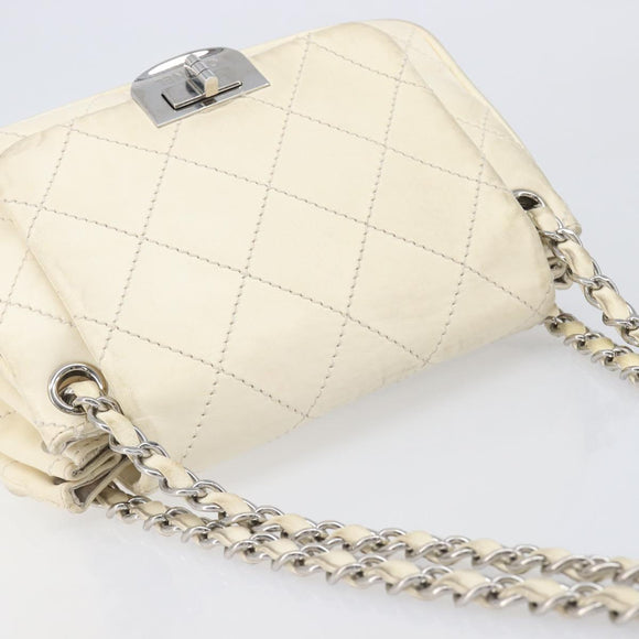 CHANEL Chain Shoulder Bag Leather Beige Silver CC Auth ki6841A