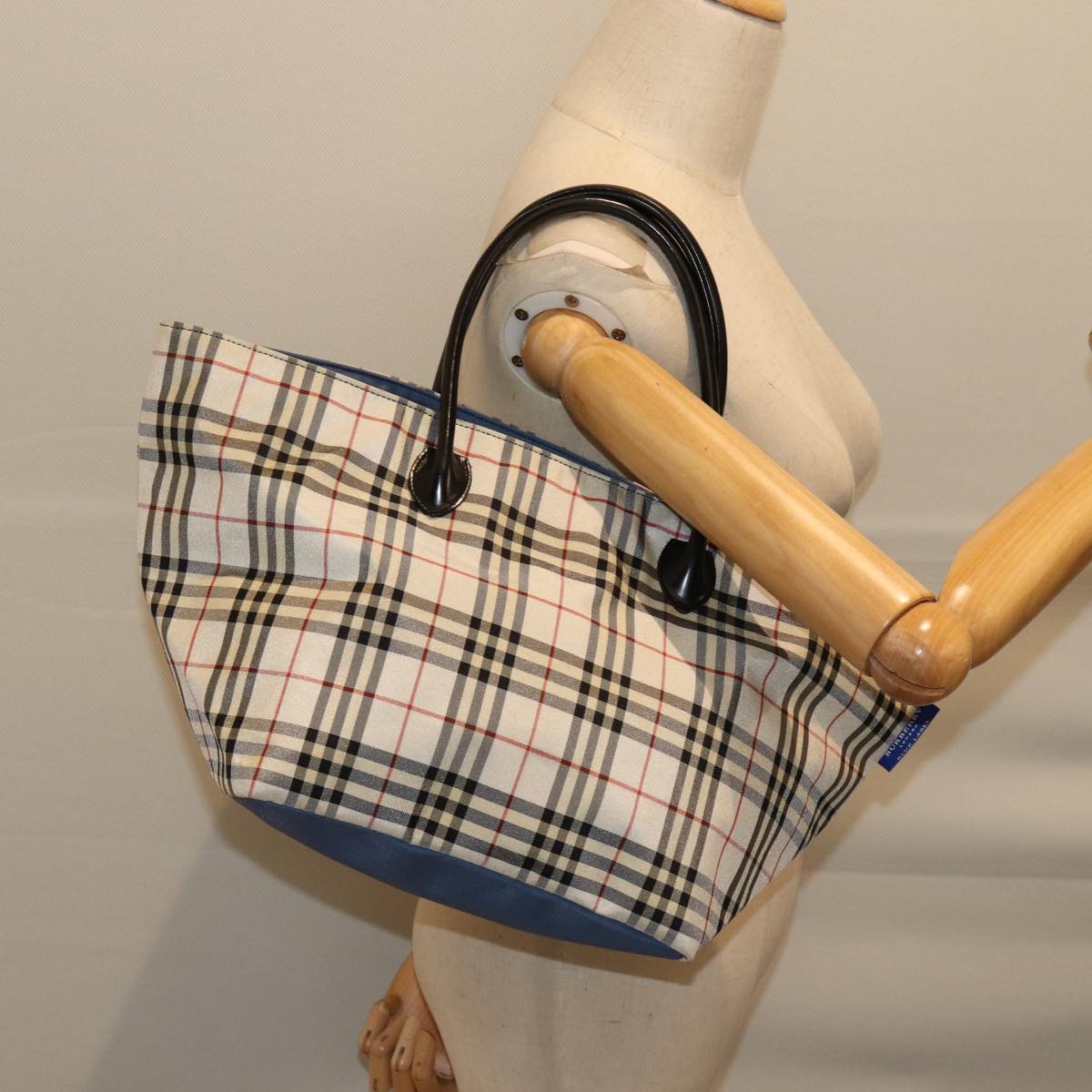 BURBERRY Nova Check Blue Label Tote Bag Nylon White Auth kk212