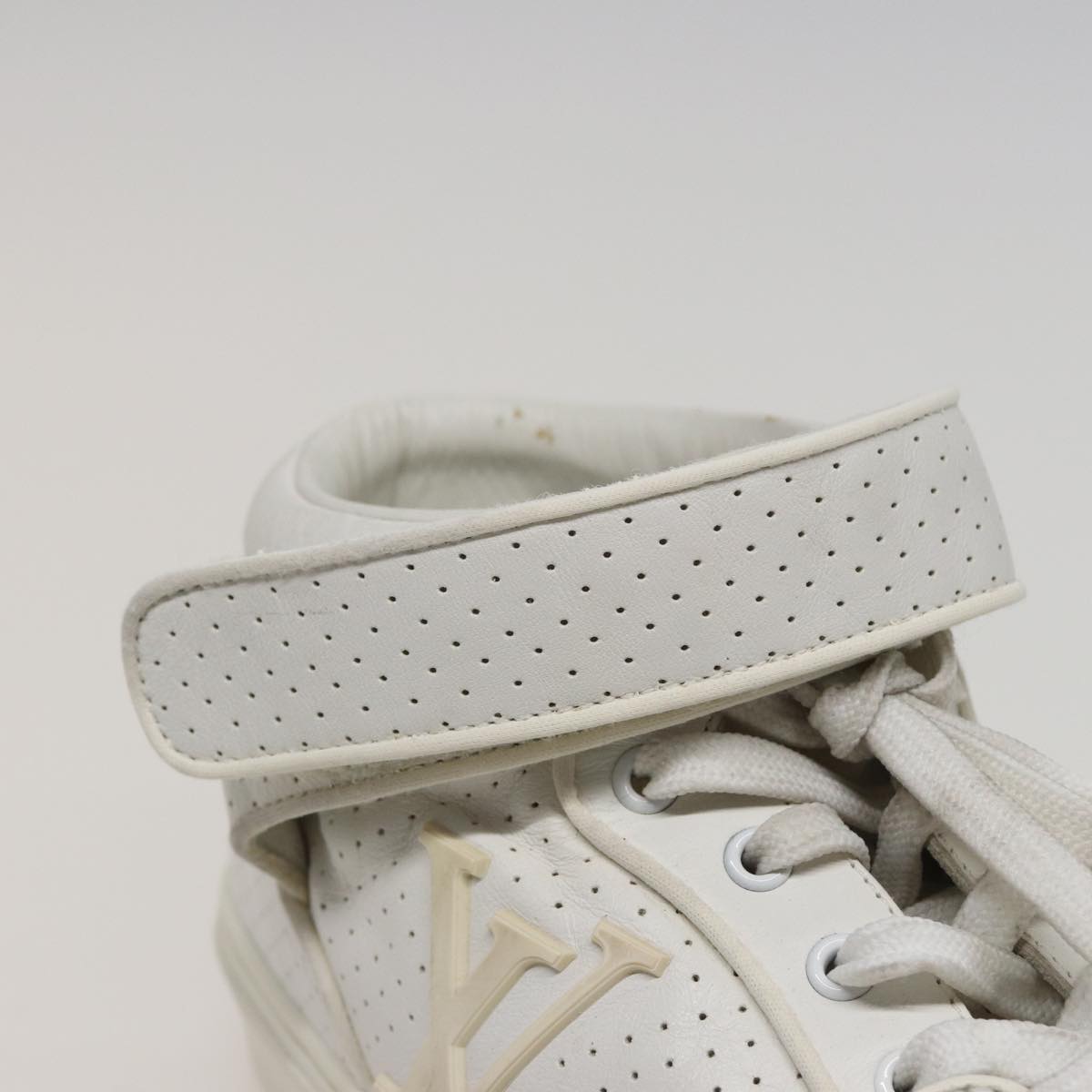 LOUIS VUITTON sneakers Leather White LV Auth kk232