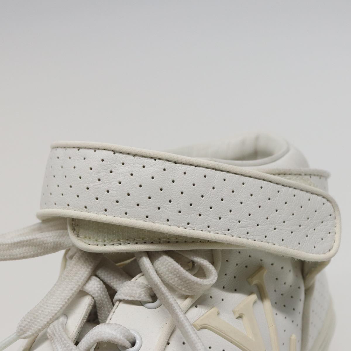 LOUIS VUITTON sneakers Leather White LV Auth kk232