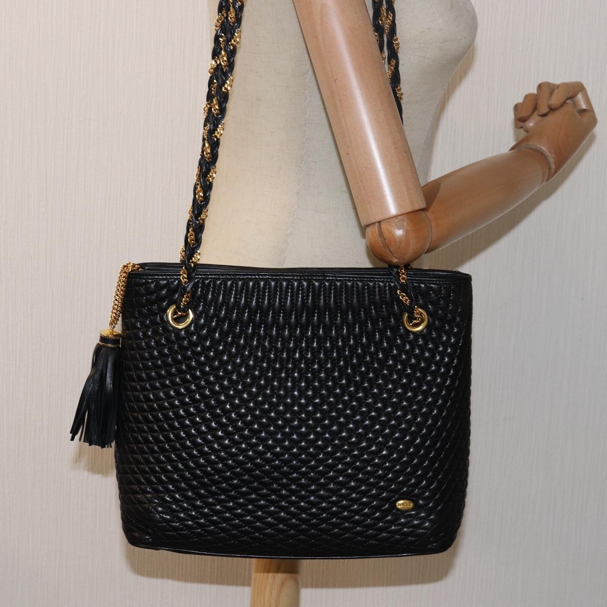 BALLY Quilted Chain Shoulder Bag Leather Black Auth kk247