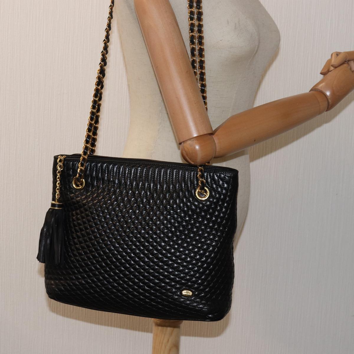 BALLY Quilted Chain Shoulder Bag Leather Black Auth kk250