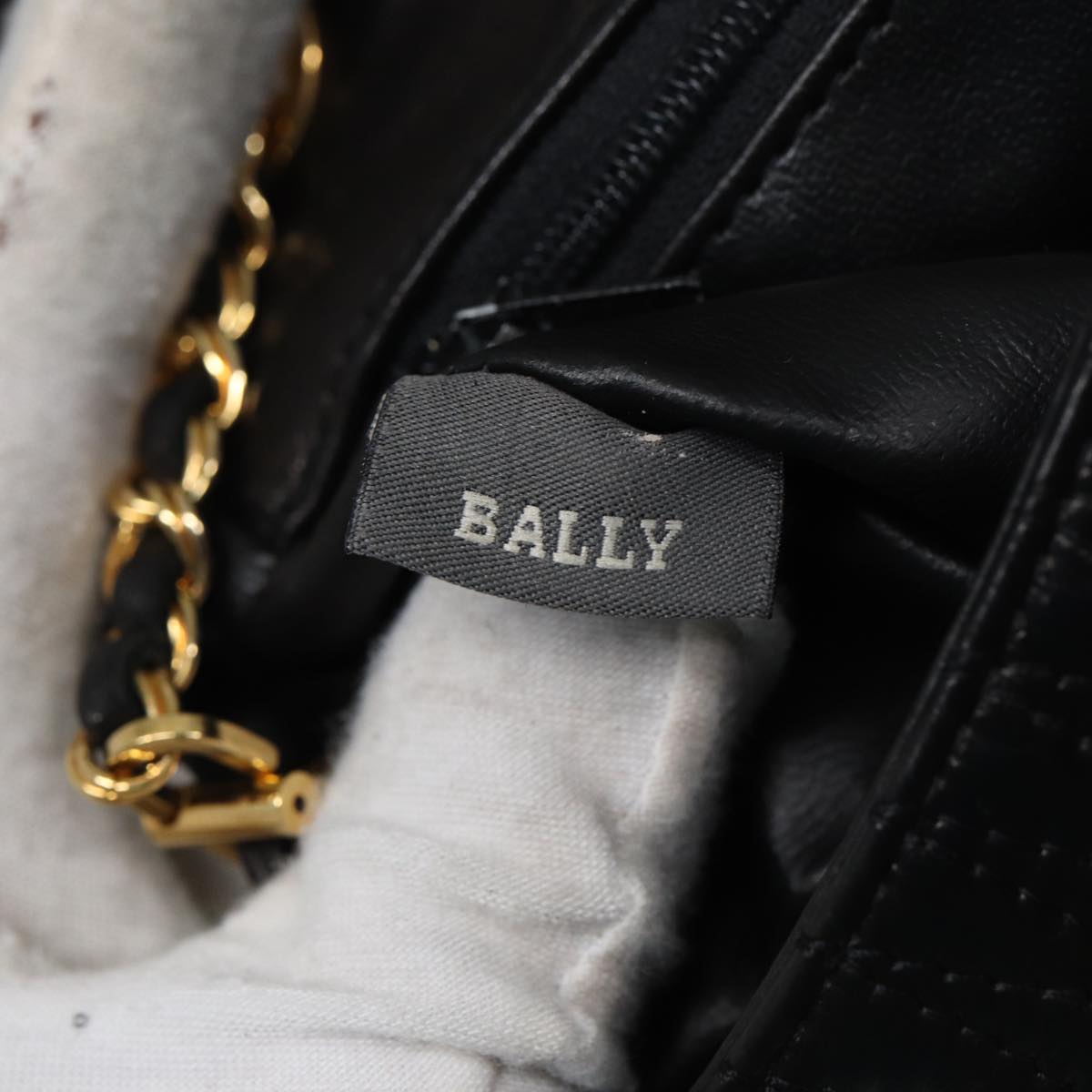 BALLY Quilted Chain Shoulder Bag Leather Black Auth kk253