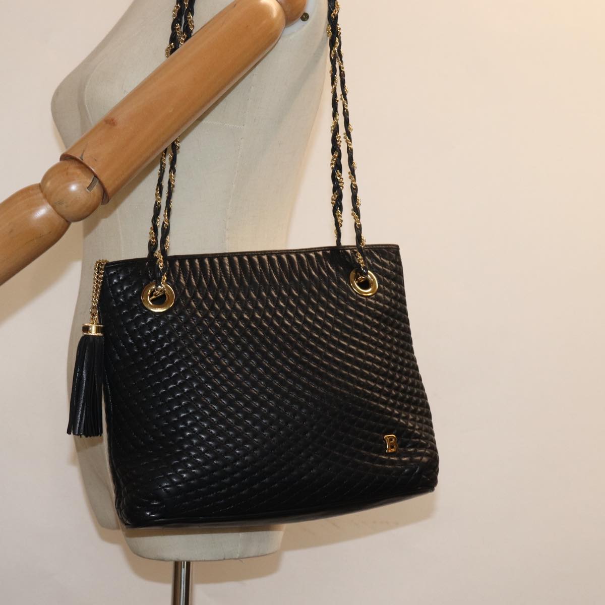 BALLY Quilted Chain Shoulder Bag Leather Black Auth kk278