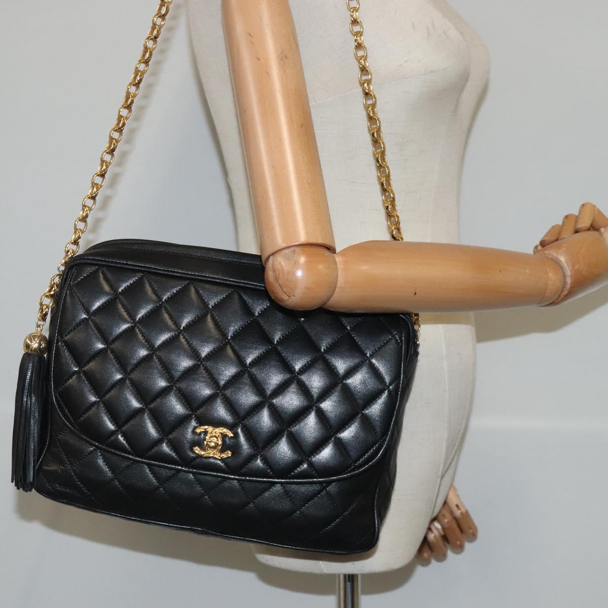 CHANEL Matelasse Chain Shoulder Bag Lamb Skin Black Gold CC Auth kk365A