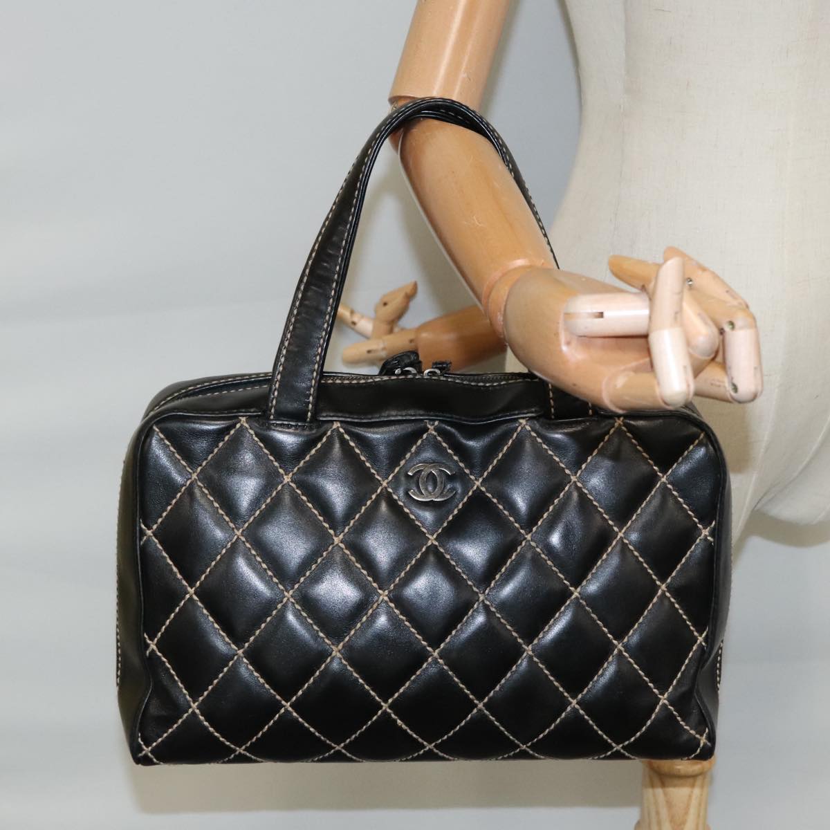 CHANEL Wild Stitch Hand Bag Leather Black CC Auth kk367