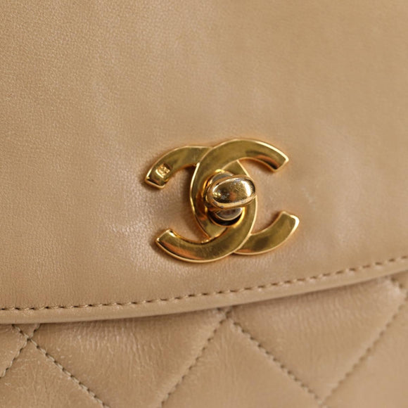 CHANEL Matelasse Chain Shoulder Bag Lamb Skin Beige Gold CC Auth kk467V