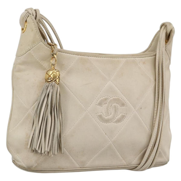CHANEL Matelasse Shoulder Bag Lamb Skin Ivory Gold CC Auth LNZ015A