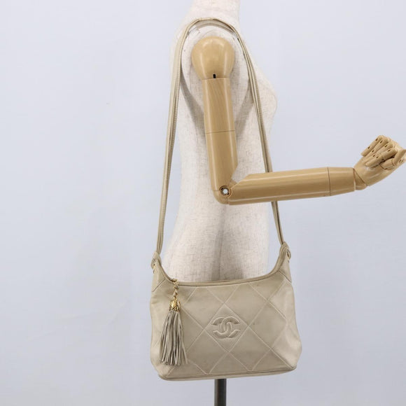CHANEL Matelasse Shoulder Bag Lamb Skin Ivory Gold CC Auth LNZ015A