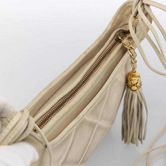 CHANEL Matelasse Shoulder Bag Lamb Skin Ivory Gold CC Auth LNZ015A