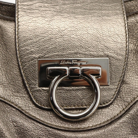 Salvatore Ferragamo Gancini Hand Bag Leather White Silver Auth LNZ426